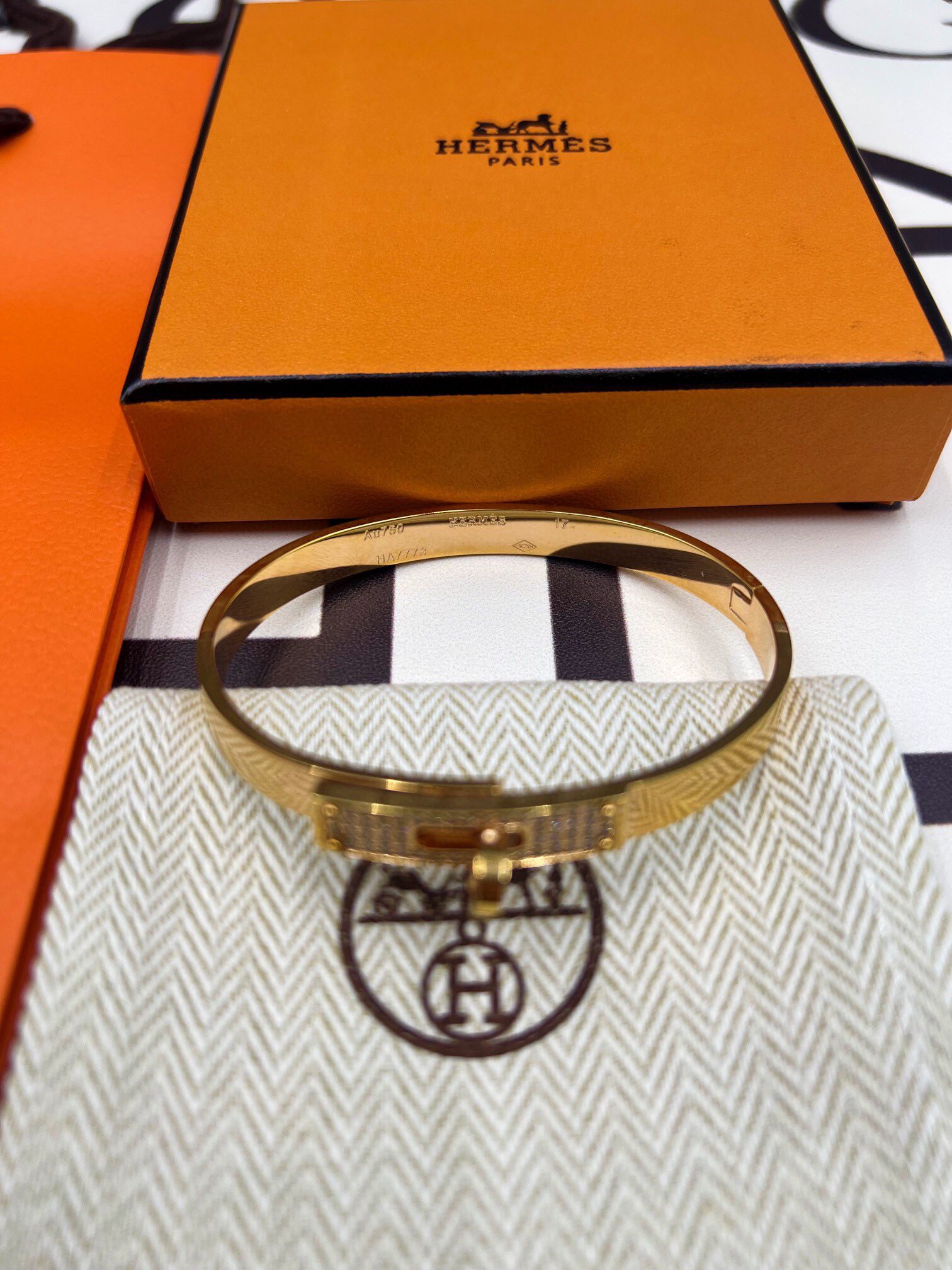 Hermes Small Kelly Bracelet with Diamonds - Image 4