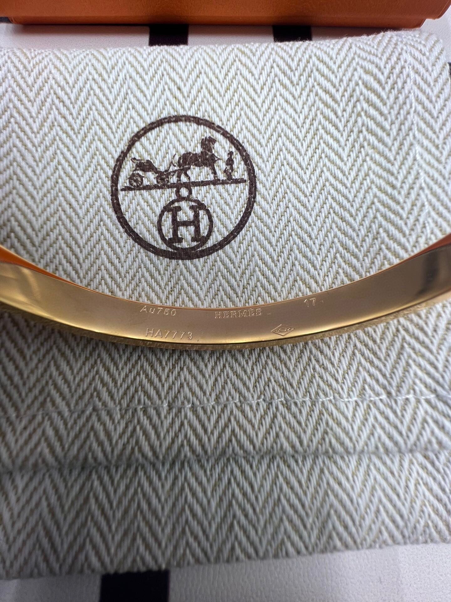 Hermes Small Kelly Bracelet with Diamonds - Image 7