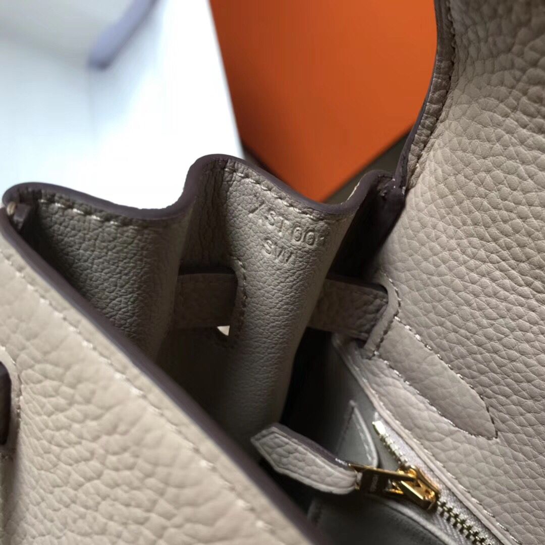 Hermes Kelly 28cm Bag In Argile Clemence Leather GHW - Image 8