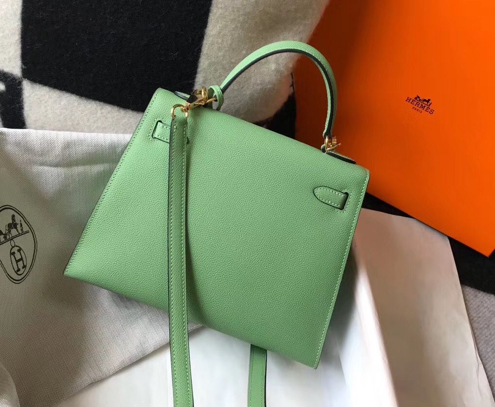 Hermes Kelly 28cm Bag In Vert Criquet Epsom Leather GHW - Image 3