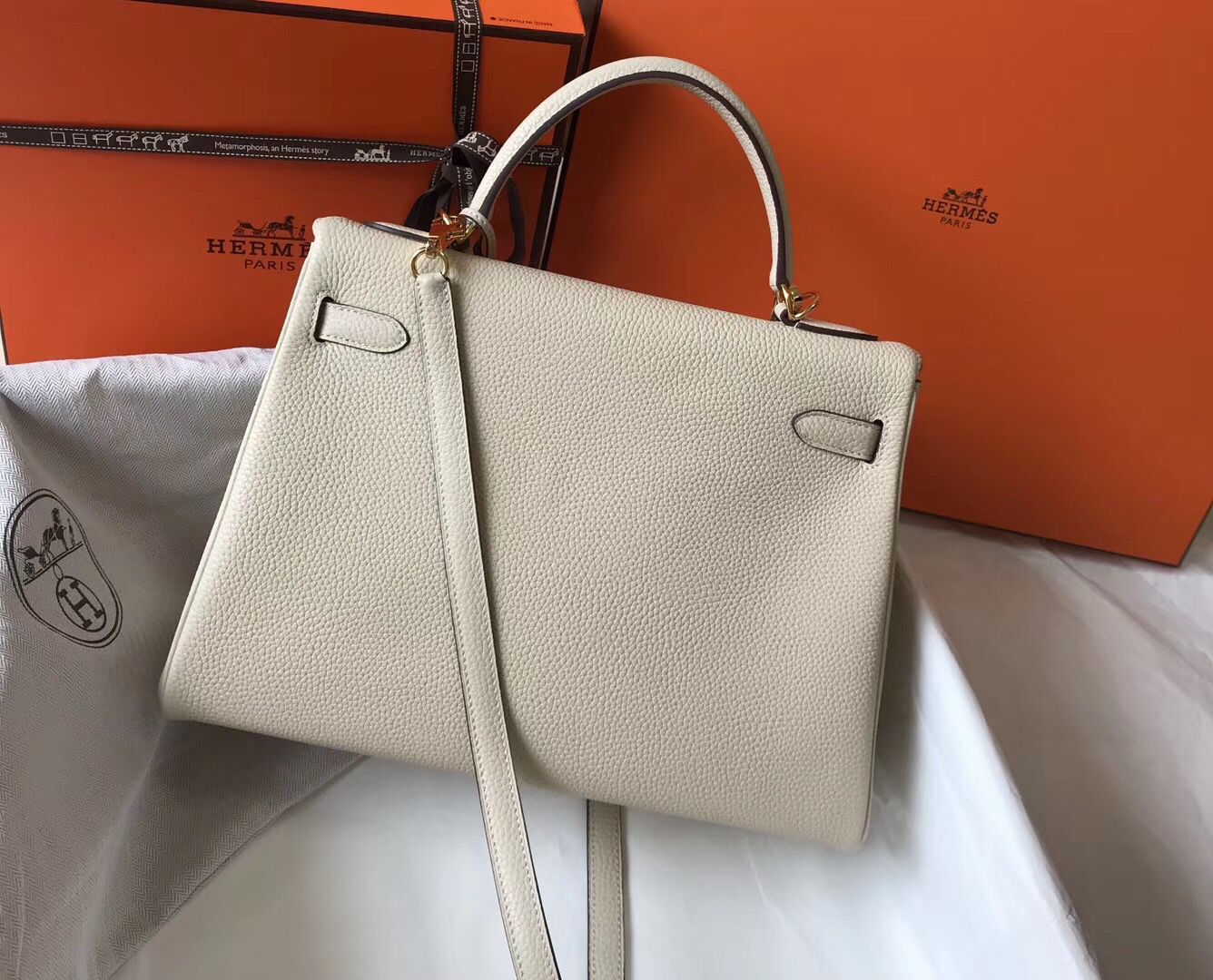 Hermes Kelly 32cm Bag In Beton Clemence Leather GHW - Image 3