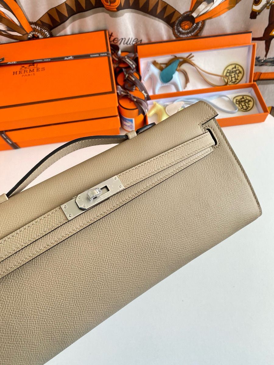 Hermes Kelly Cut Handmade Bag in Tourterelle Epsom Calfskin - Image 5