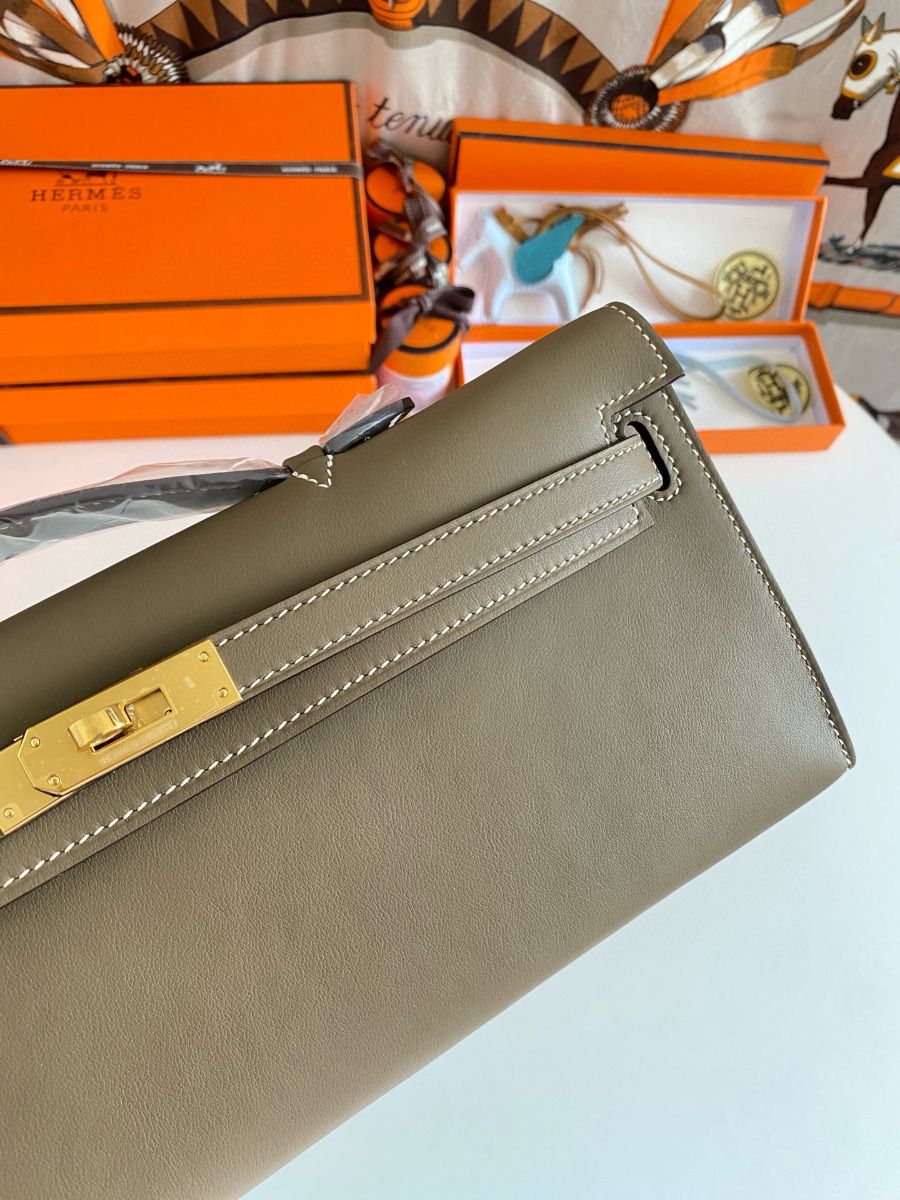 Hermes Kelly Cut Handmade Bag in Taupe Swift Leather - Image 3