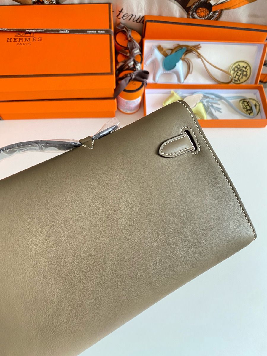 Hermes Kelly Cut Handmade Bag in Taupe Swift Leather - Image 5