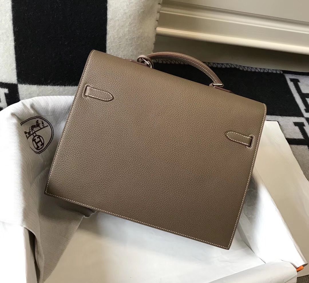 Hermes Kelly Depeche 34 Briefcase In Taupe Calfskin - Image 3