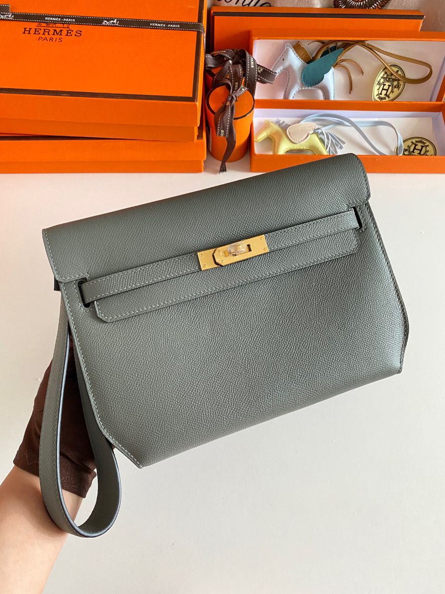 Hermes Kelly Depeches 25 Pouch in Vert Amande Epsom Calfskin - Image 4
