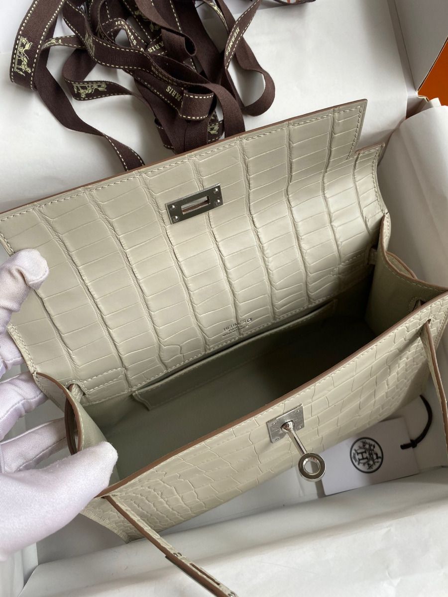 Hermes Kelly Pochette Handmade Bag In Beton Matte Alligator Leather - Image 9