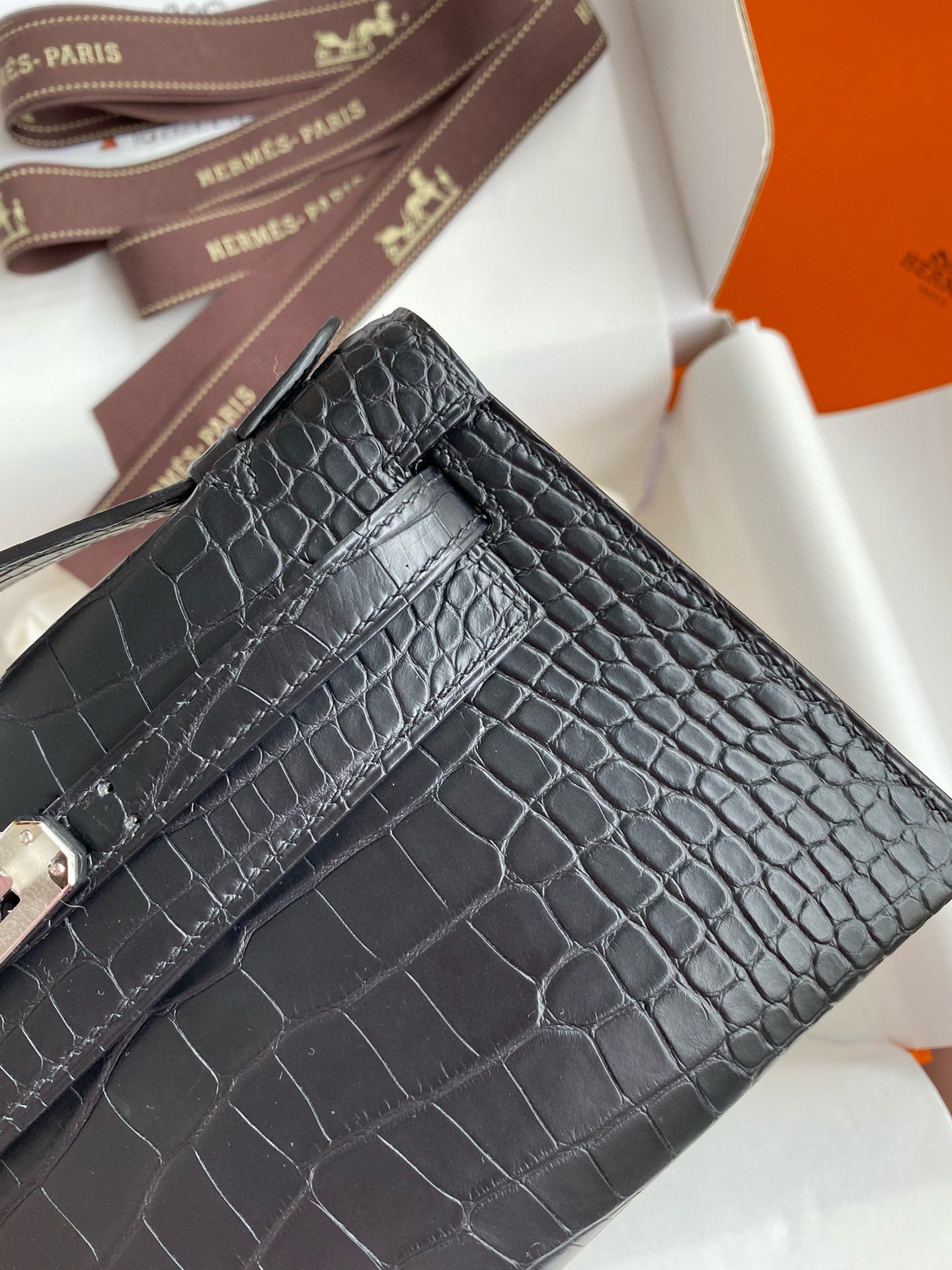 Hermes Kelly Pochette Handmade Bag in Black Matte Alligator Leather - Image 5