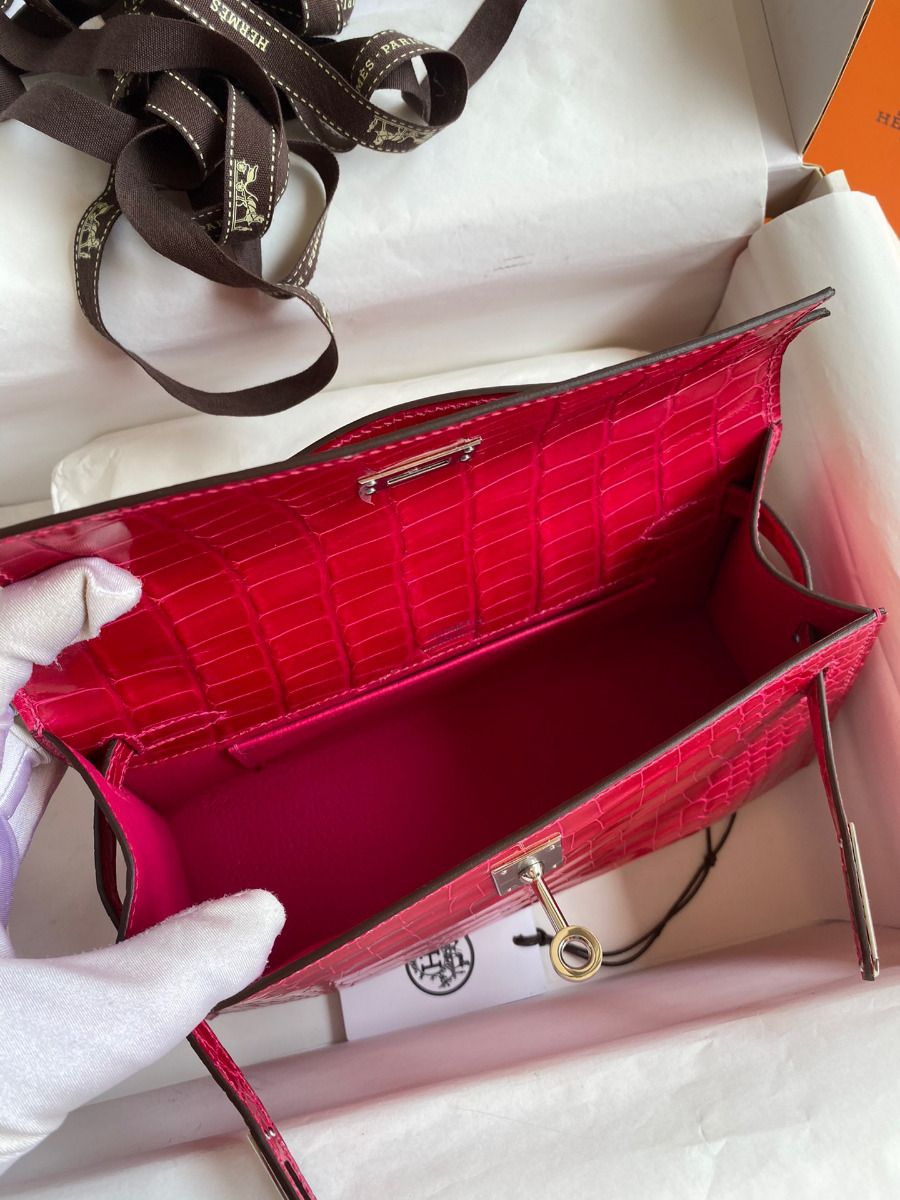 Hermes Kelly Pochette Handmade Bag In Rose Extreme Shiny Alligator Leather - Image 9