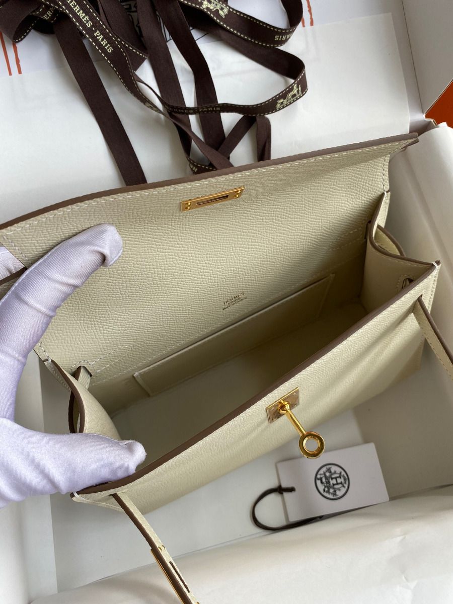 Hermes Kelly Pochette Handmade Bag In Craie Epsom Calfskin - Image 8