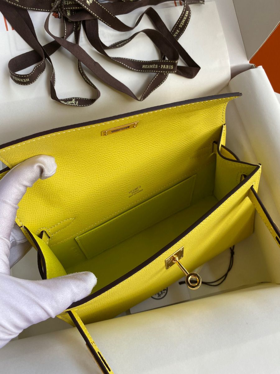 Hermes Kelly Pochette Handmade Bag In Lime Epsom Calfskin - Image 9