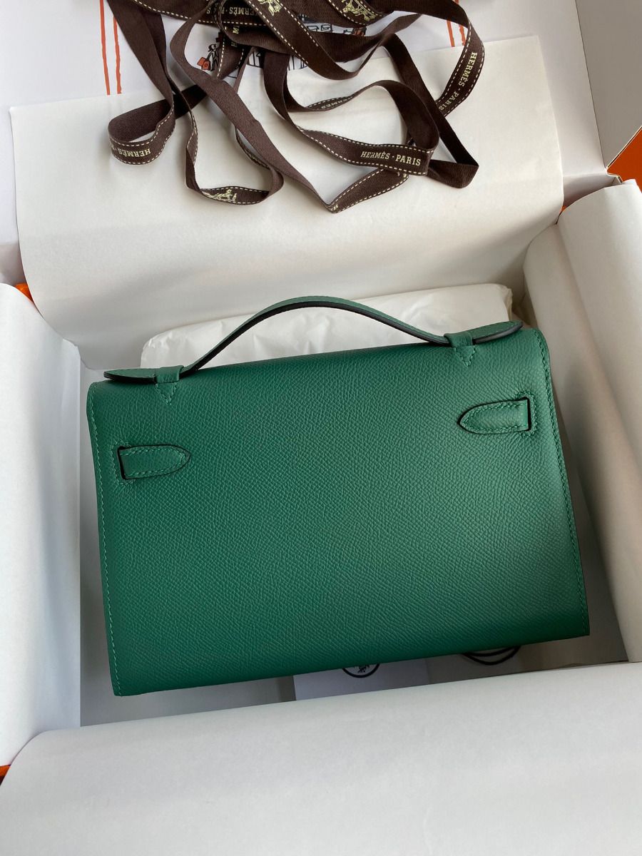 Hermes Kelly Pochette Handmade Bag In Malachite Epsom Calfskin - Image 3