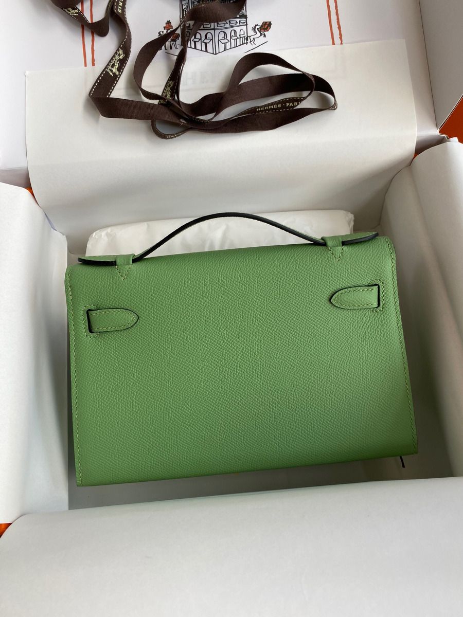 Hermes Kelly Pochette Handmade Bag In Vert Criquet Epsom Calfskin - Image 3