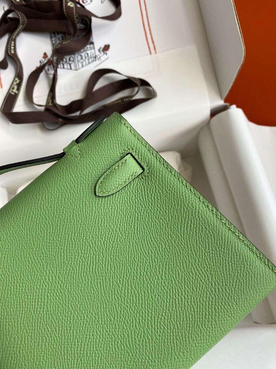 Hermes Kelly Pochette Handmade Bag In Vert Criquet Epsom Calfskin - Image 6