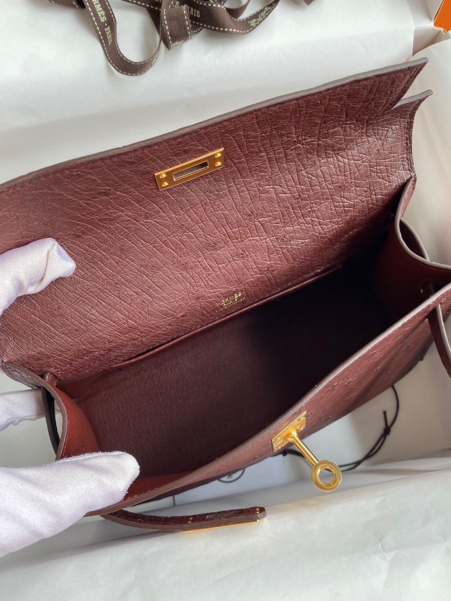 Hermes Kelly Pochette Handmade Bag In Bordeaux Ostrich Leather - Image 9