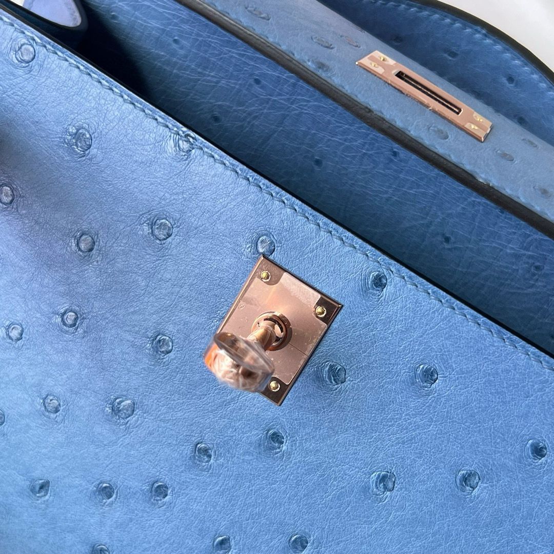 Hermes Kelly Pochette Handmade Bag in Mykonos Ostrich Leather - Image 4