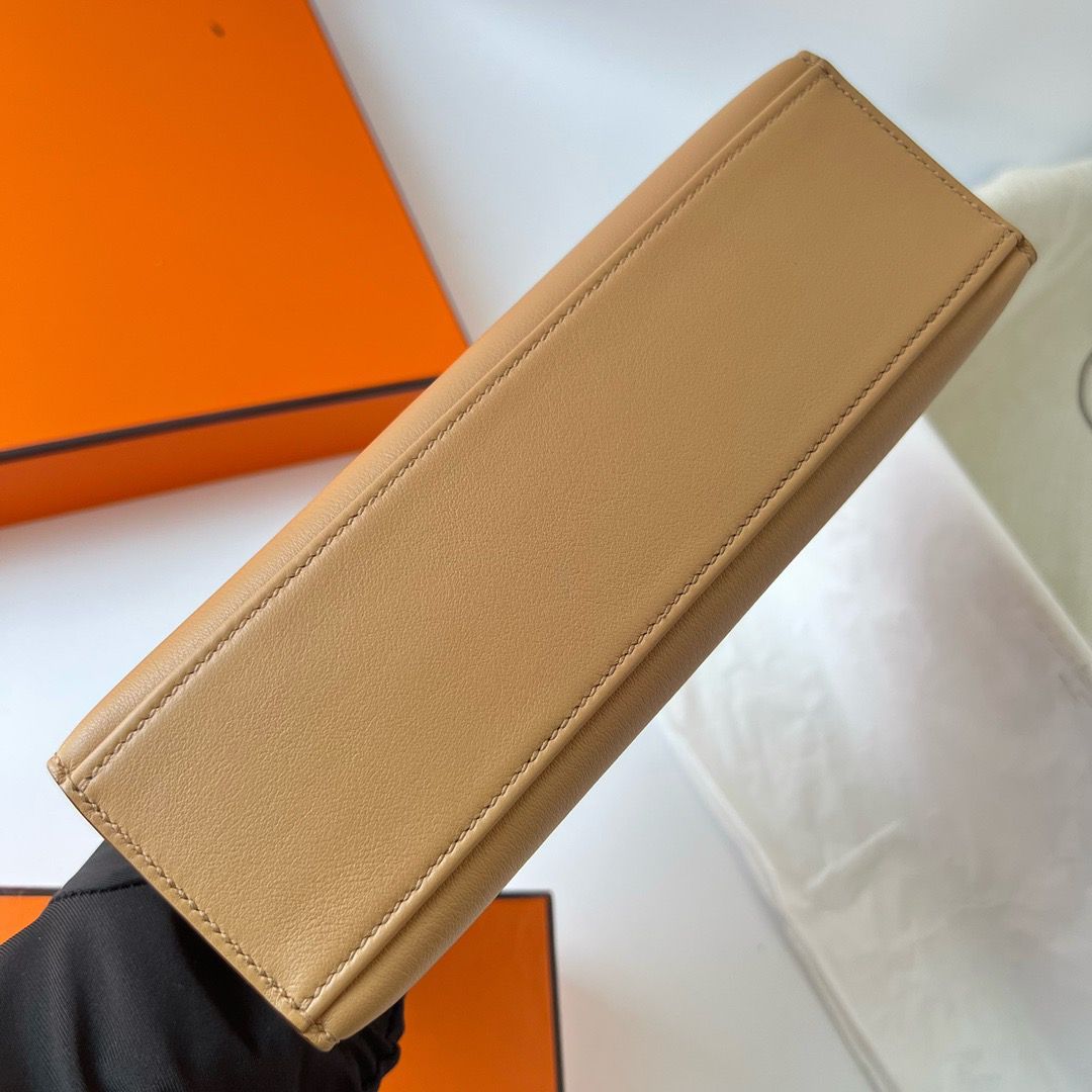 Hermes Kelly Pochette Handmade Bag In Chai Swift Calfskin - Image 10