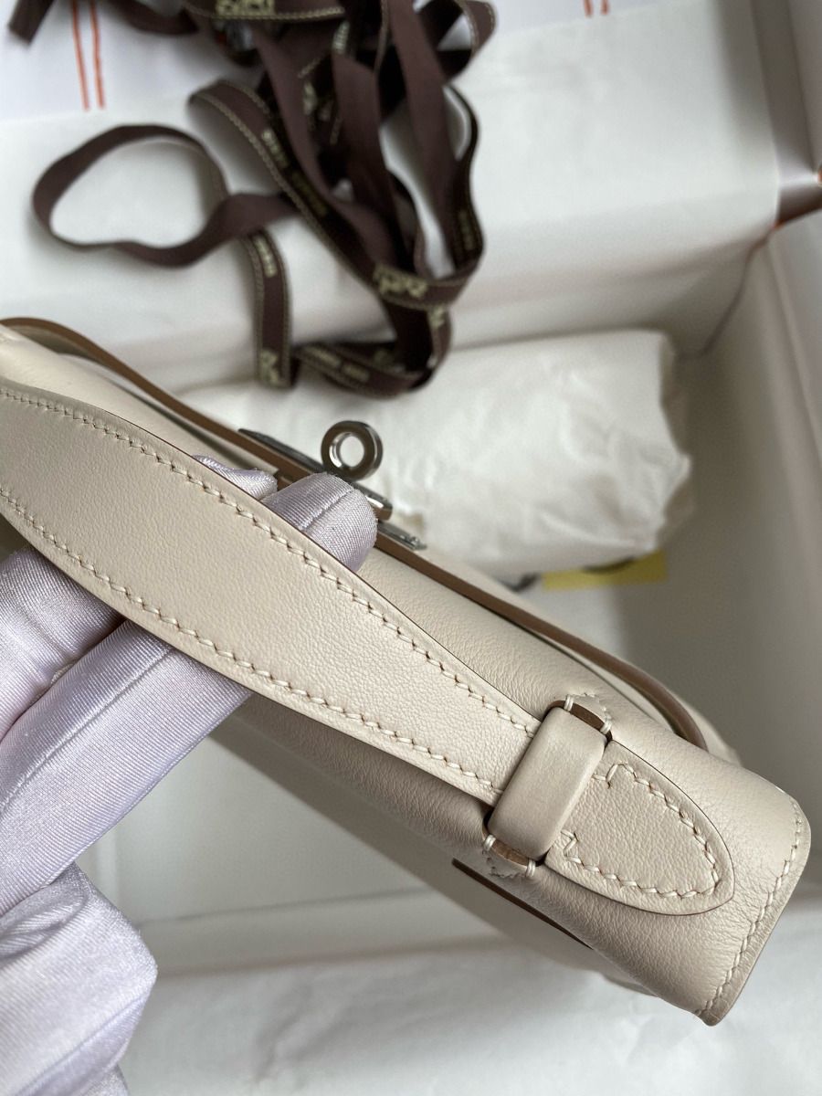 Hermes Kelly Pochette Handmade Bag In Craie Swift Calfskin - Image 7