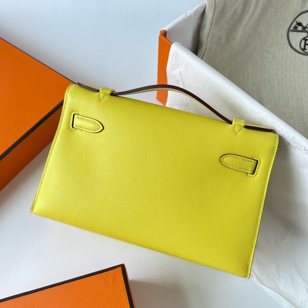 Hermes Kelly Pochette Handmade Bag In Lime Swift Calfskin - Image 9