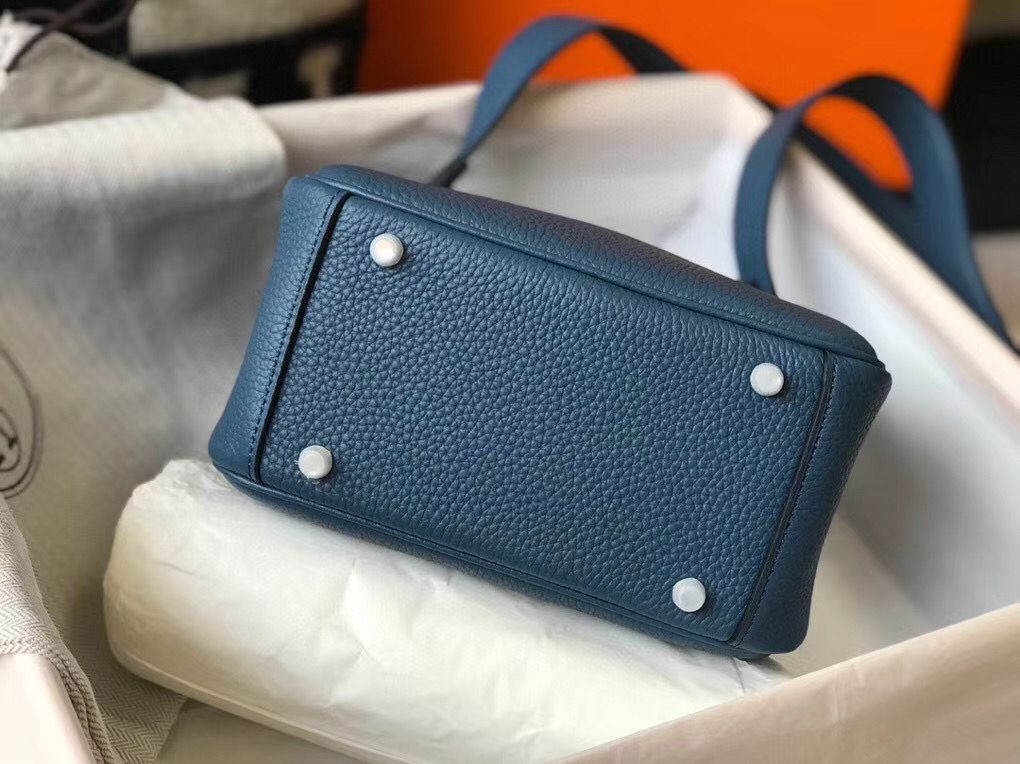 Hermes Lindy Mini Bag In Blue Agate Clemence Leather PHW - Image 4