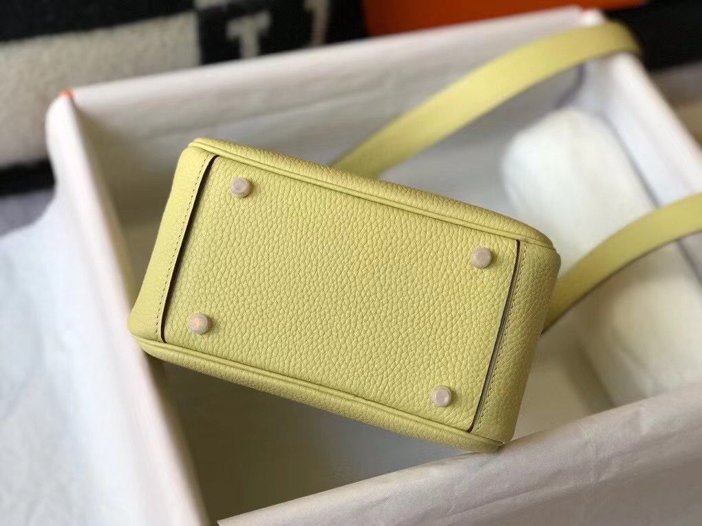 Hermes Lindy Mini Bag In Jaune Poussin Clemence Leather GHW - Image 4