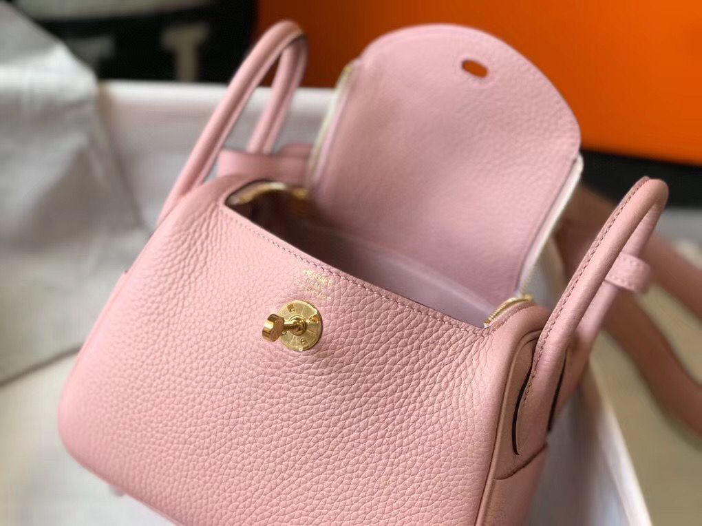 Hermes Lindy Mini Bag In Pink Clemence Leather GHW - Image 3