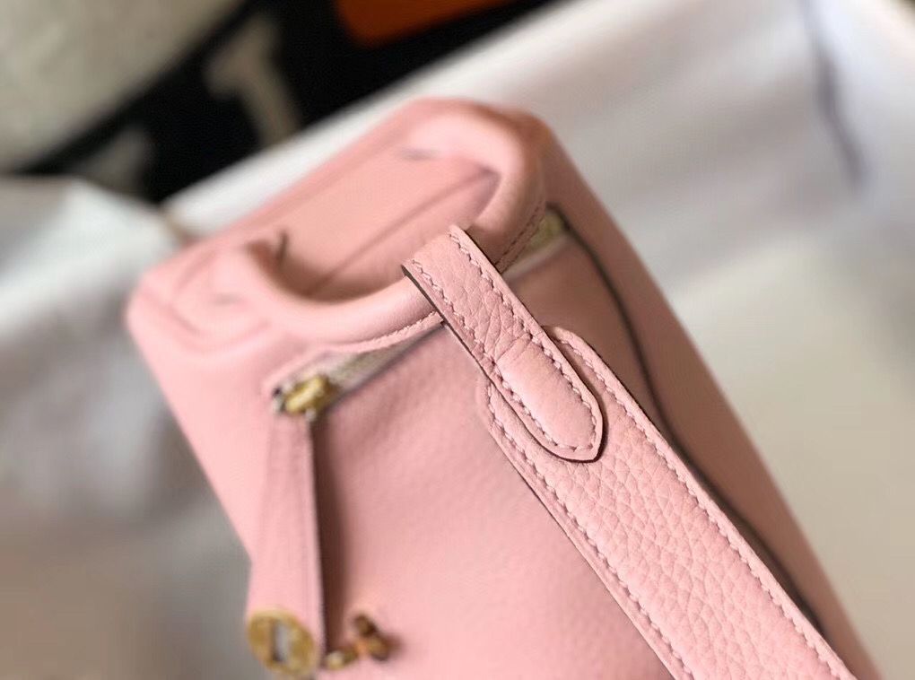 Hermes Lindy Mini Bag In Pink Clemence Leather GHW - Image 6