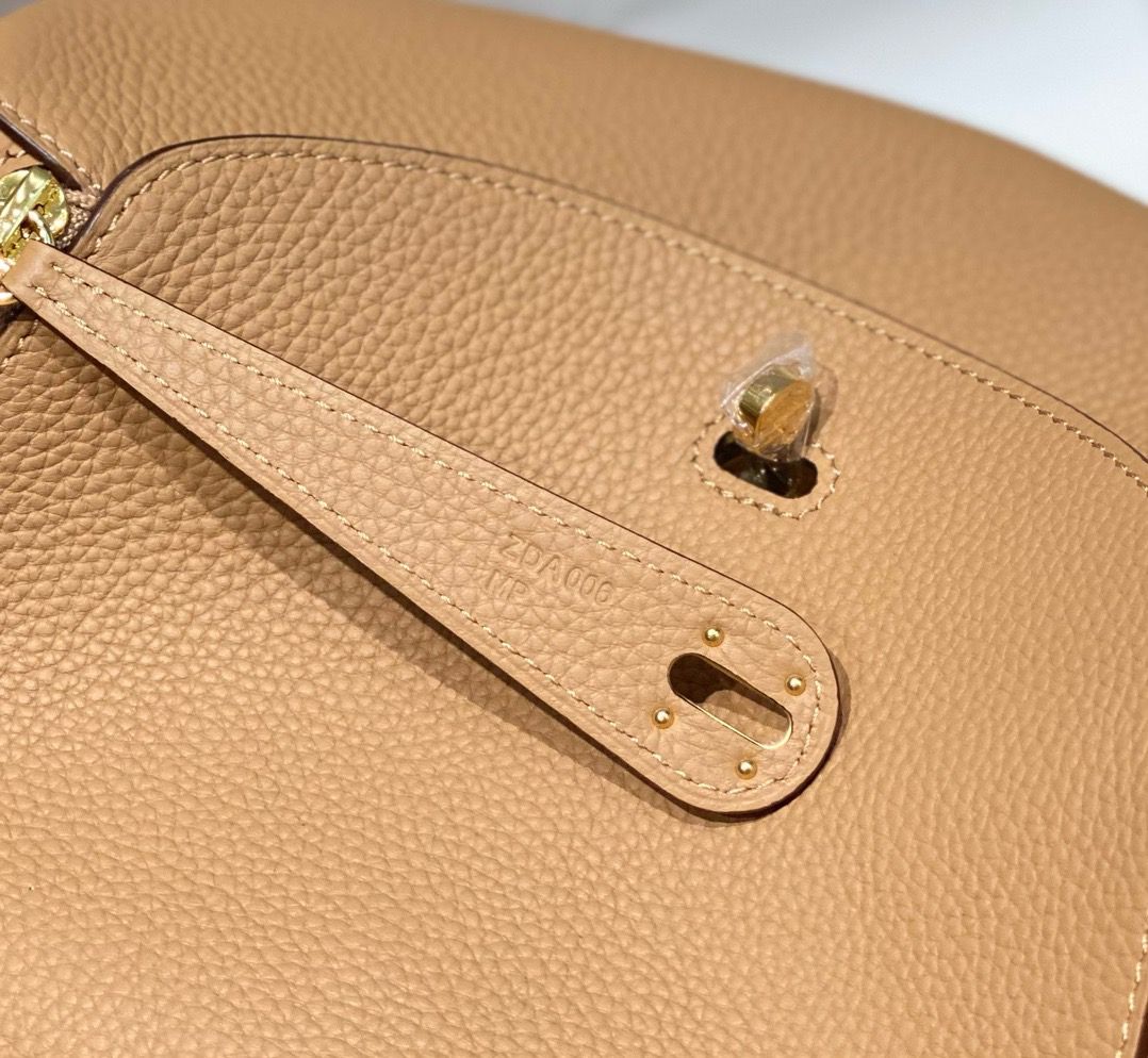 Hermes Lindy 30cm Bag In Chai Clemence Leather GHW - Image 8