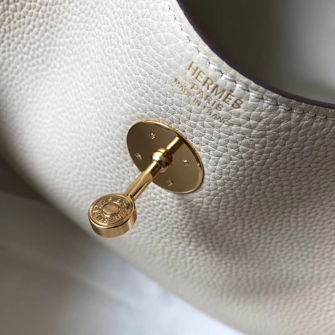Hermes Lindy 30cm Bag In Beton Clemence Leather GHW - Image 6