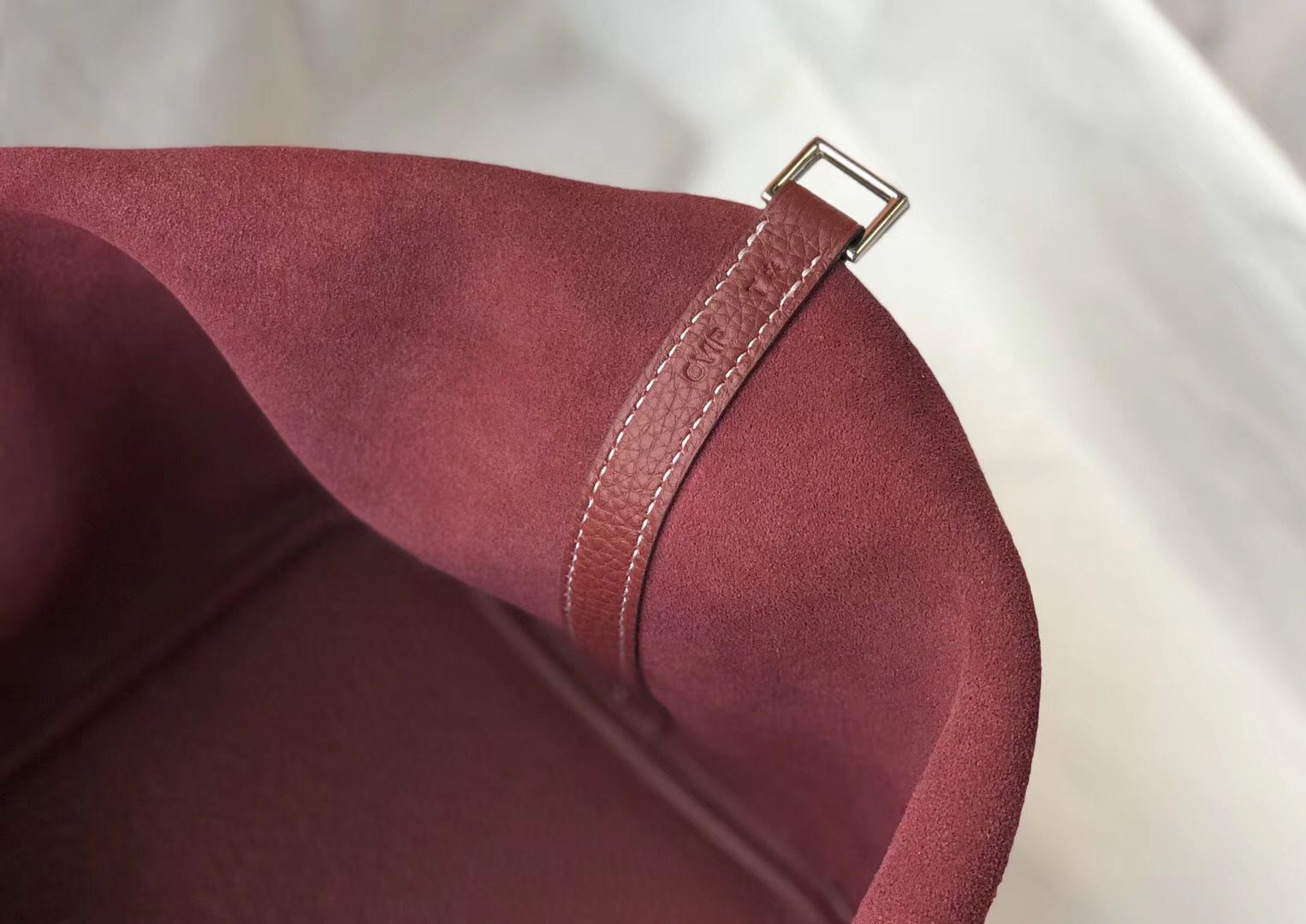 Hermes Picotin Lock 18 Bag In Bordeaux Clemence Leather - Image 4