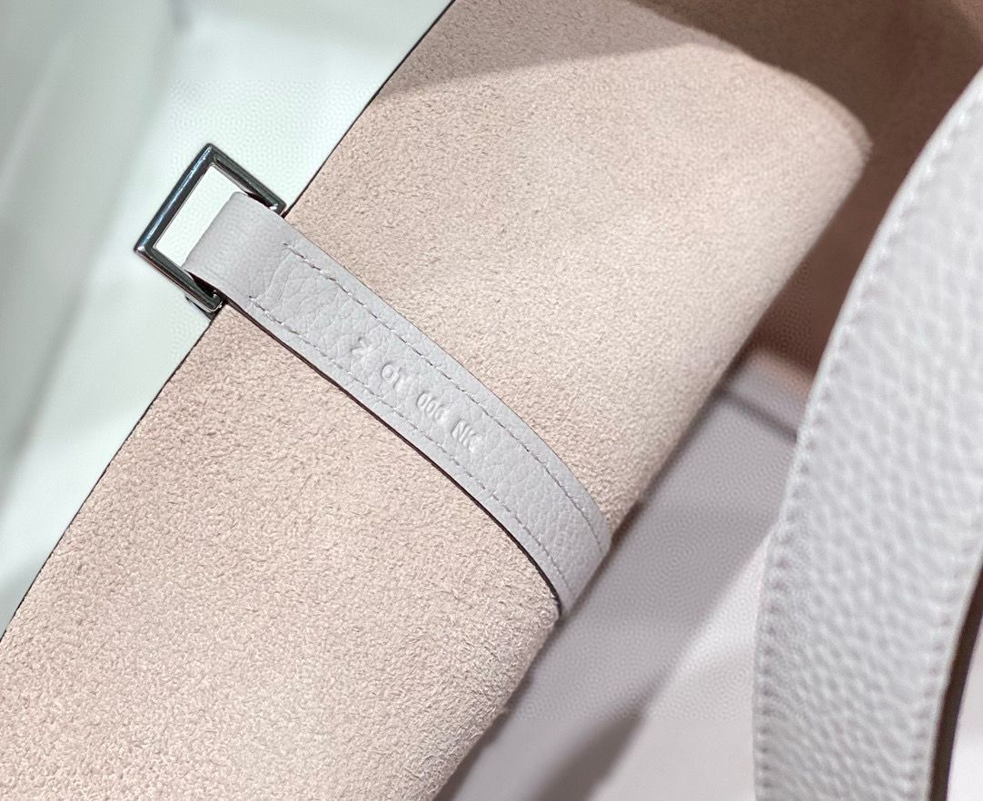 Hermes Picotin Lock 22 Bag In Mauve Pale Clemence Leather - Image 8