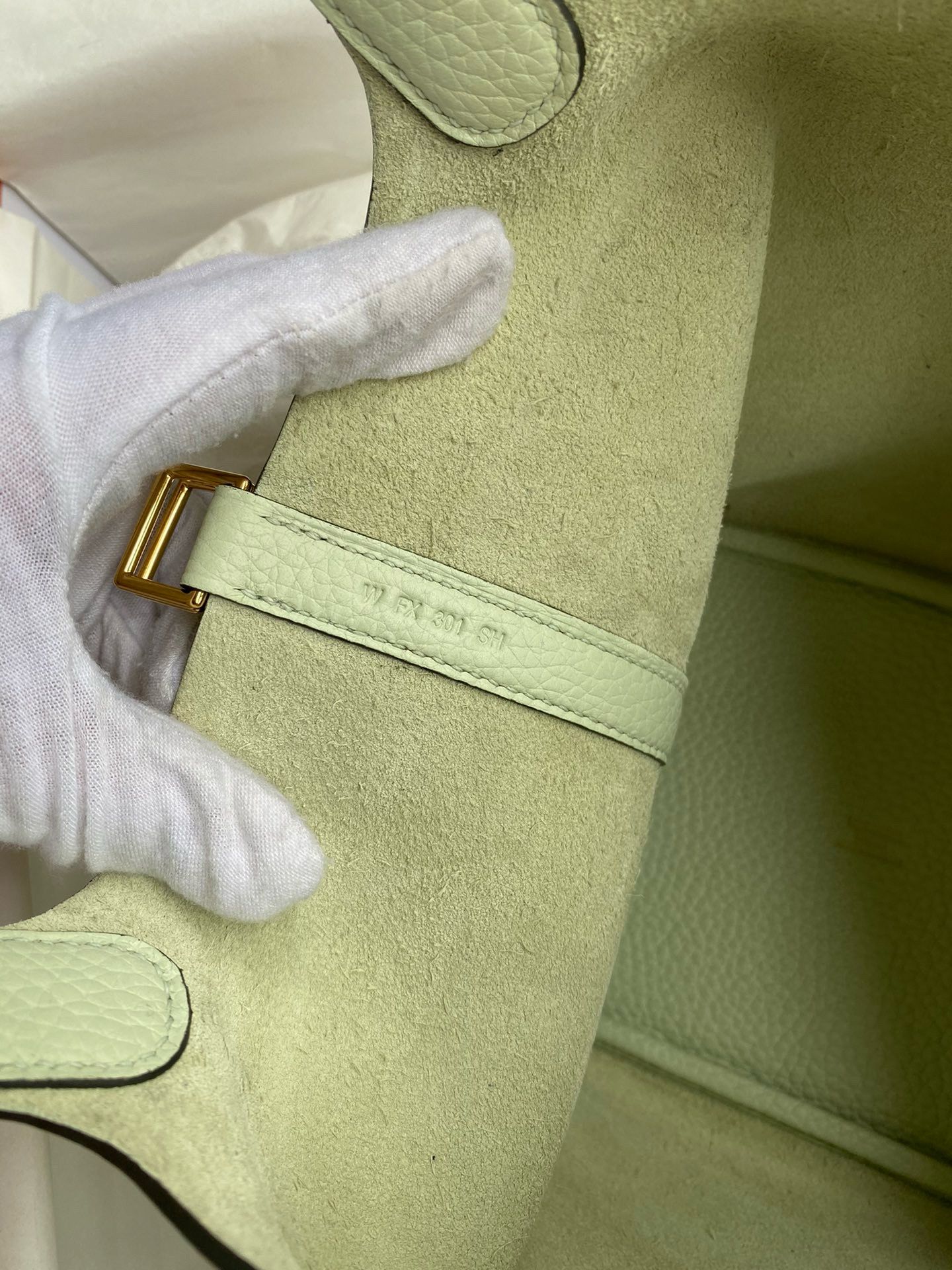 Hermes Picotin Lock 18 Handmade Bag in Vert Fizz Clemence Leather - Image 8