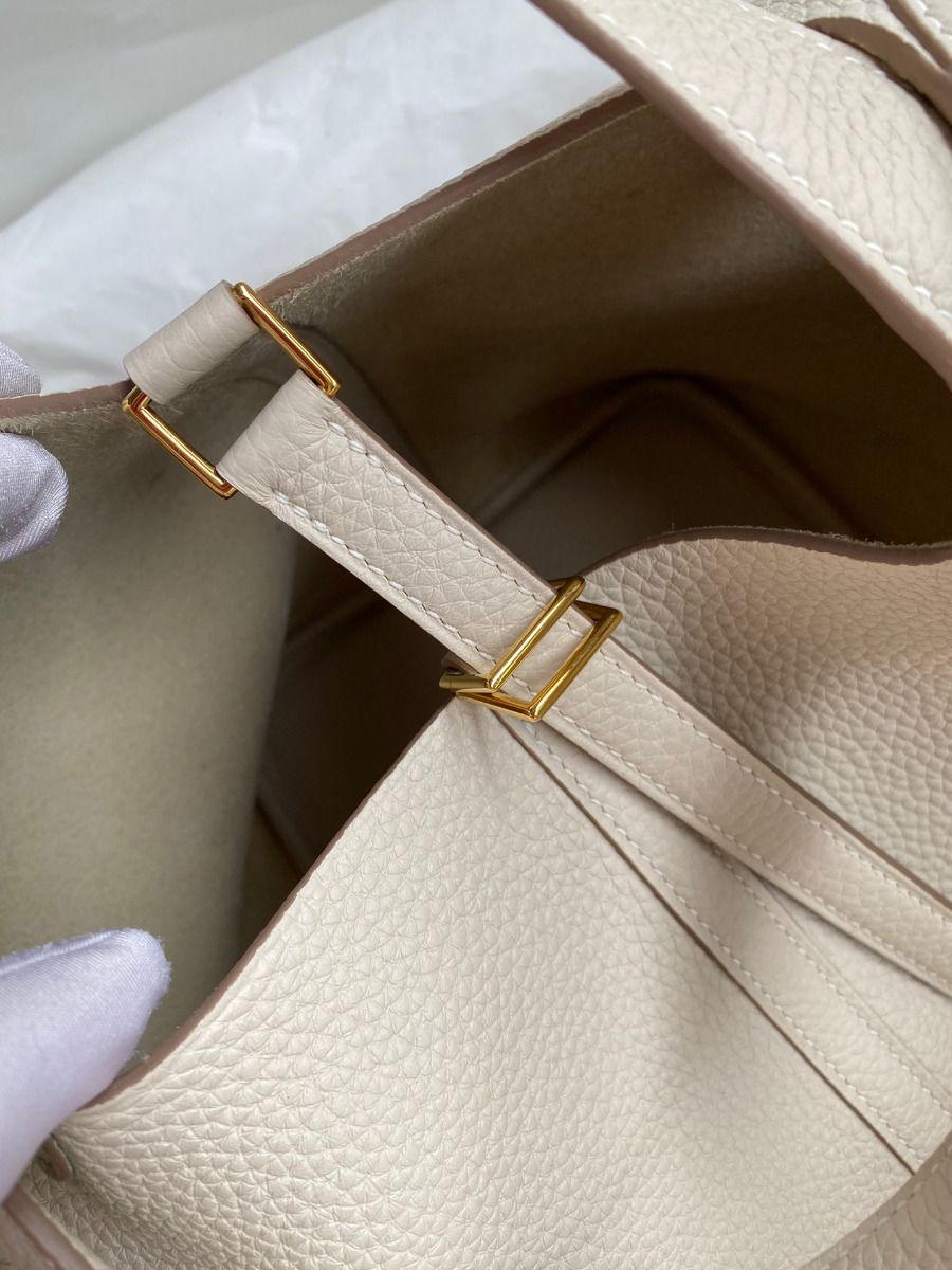 Hermes Picotin Lock 22 Handmade Bag in Craie Clemence Leather - Image 4