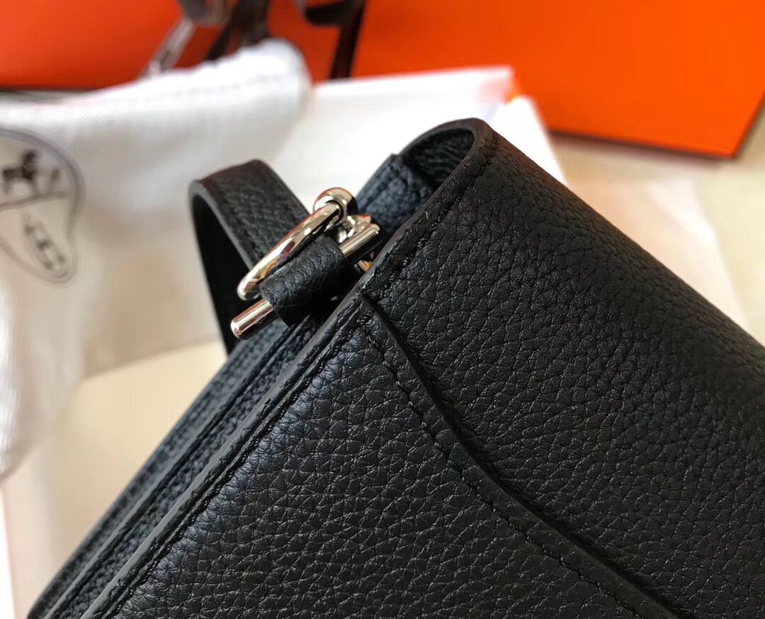 Hermes Mini Sac Roulis 18cm Bag In Black Evercolor Calfskin - Image 5