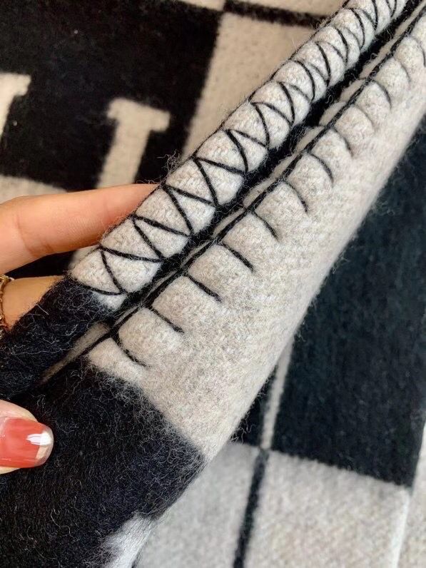 Hermes Black Avalon III Throw Blanket - Image 6