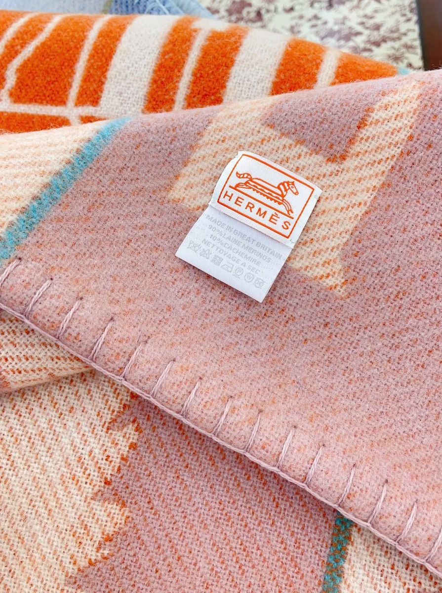 Hermes Avalon Epopee Blanket in Mandarine Wool and Cashmere - Image 8