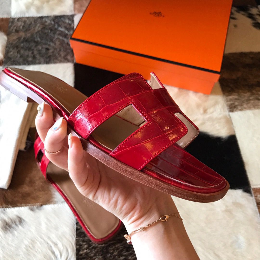 Hermes Oran Slide Sandals In Red Shiny Niloticus Crocodile Skin - Image 7