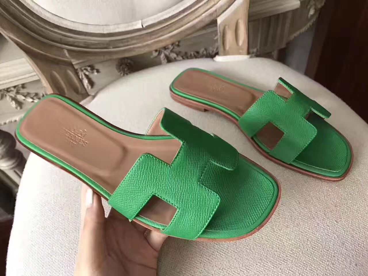 Hermes Oran Sandals In Bamboo Epsom Leather - Image 4