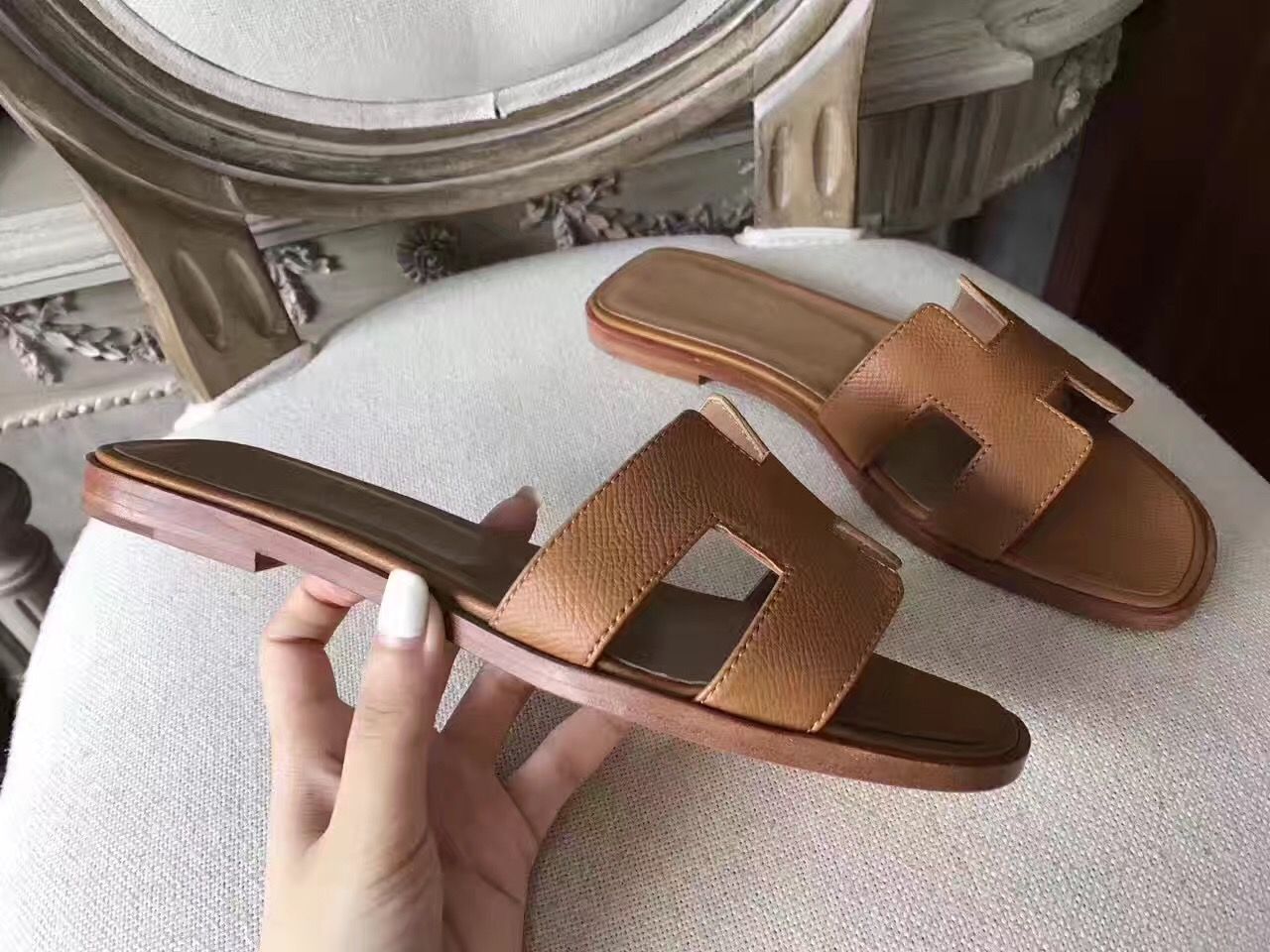 Hermes Oran Sandals In Brown Epsom Leather - Image 6