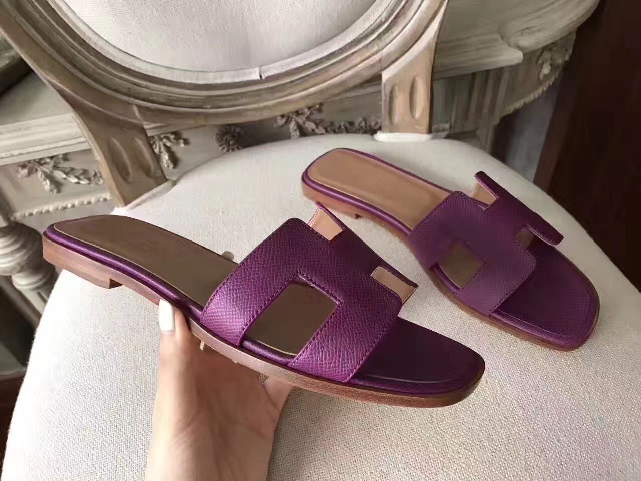 Hermes Oran Sandals In Cyclamen Epsom Leather - Image 6