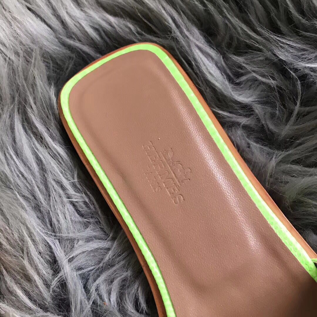 Hermes Oran Sandals In Apple Green Lizard Leather - Image 3