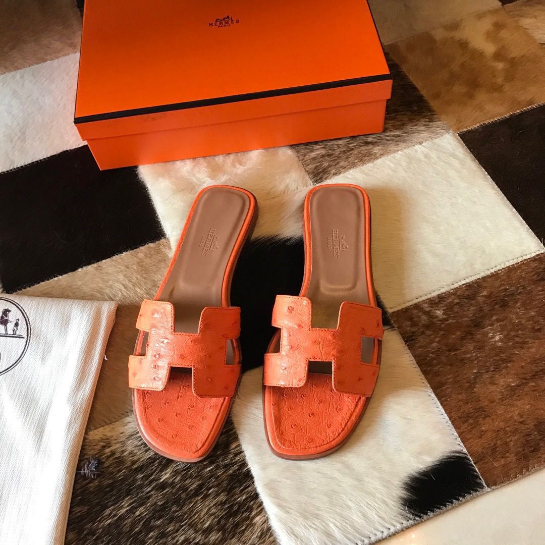 Hermes Oran Slide Sandals In Orange Ostrich Leather - Image 3