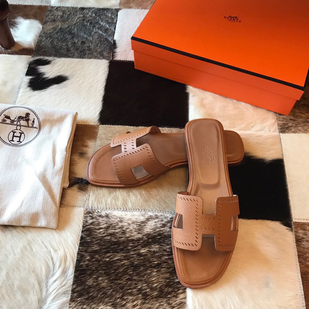 Hermes Oran Slide Sandals In Gold Epsom Perforated Calfskin - Image 3