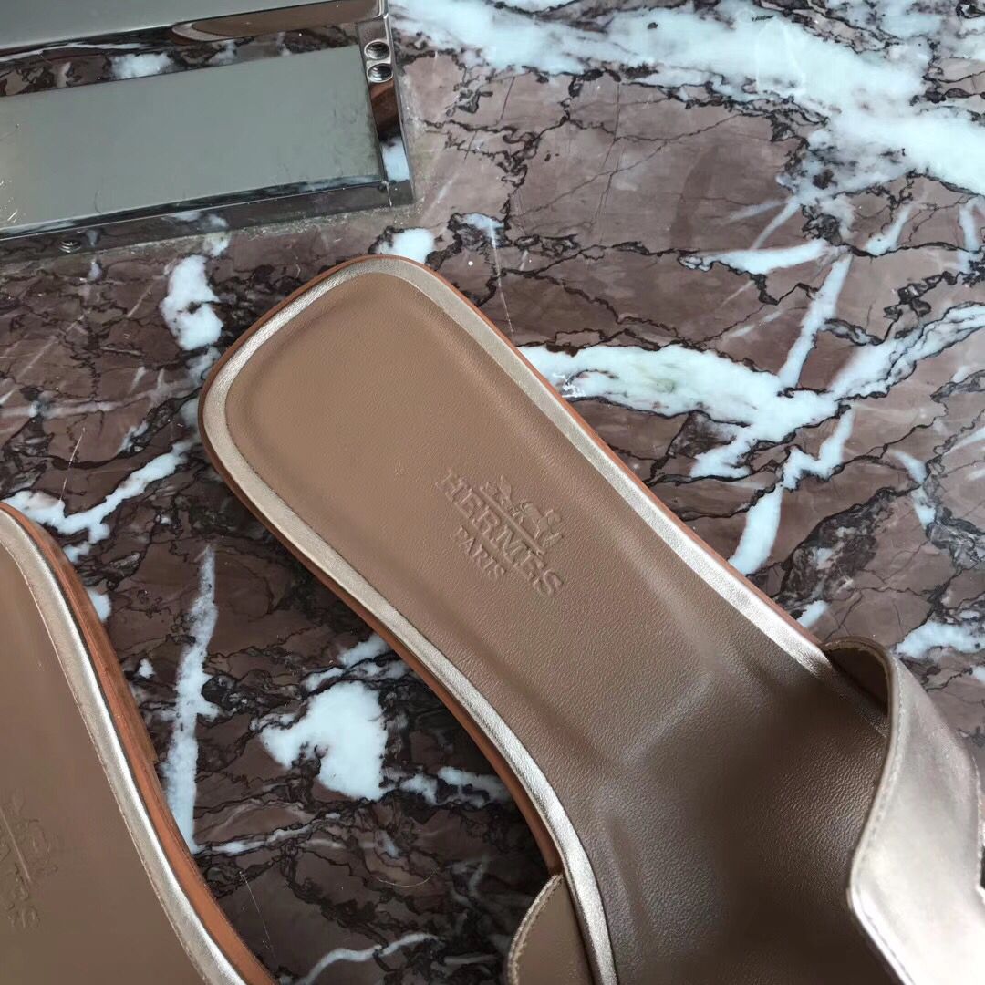 Hermes Oran Sandals In Champagne Swift Leather - Image 4