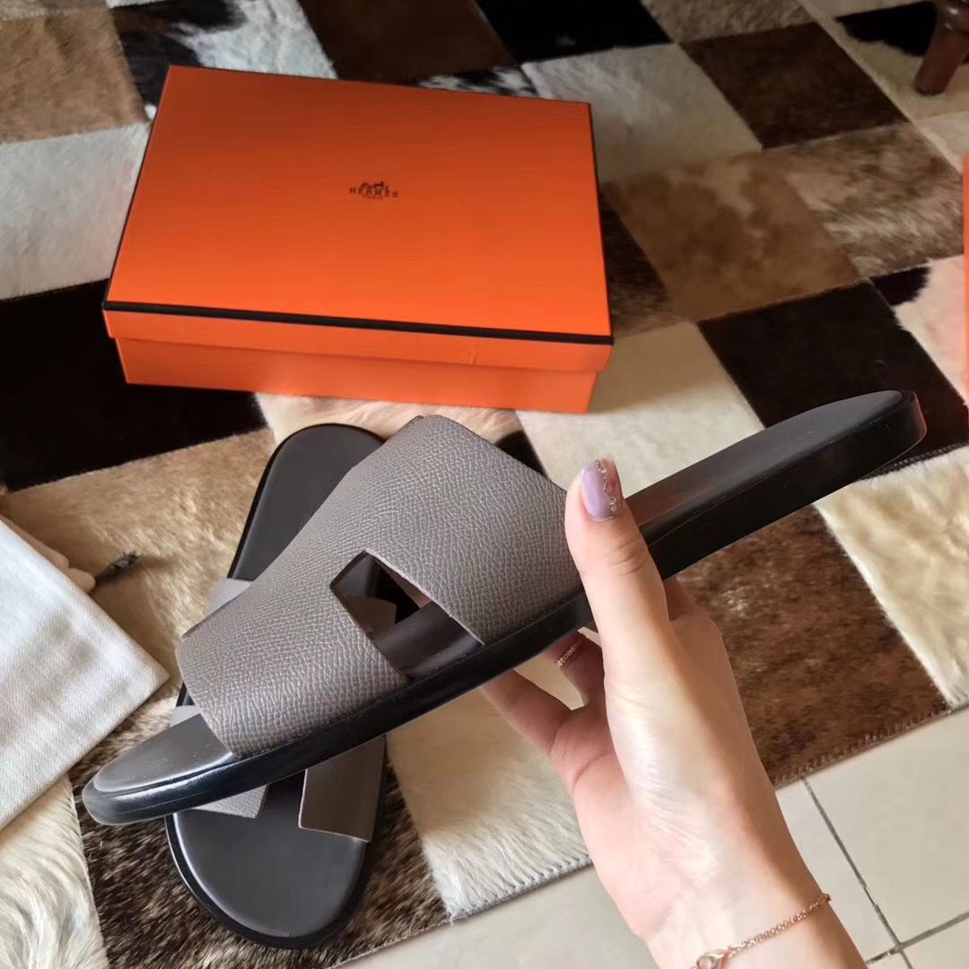 Hermes Izmir Sandals In Grey Epsom Leather - Image 5