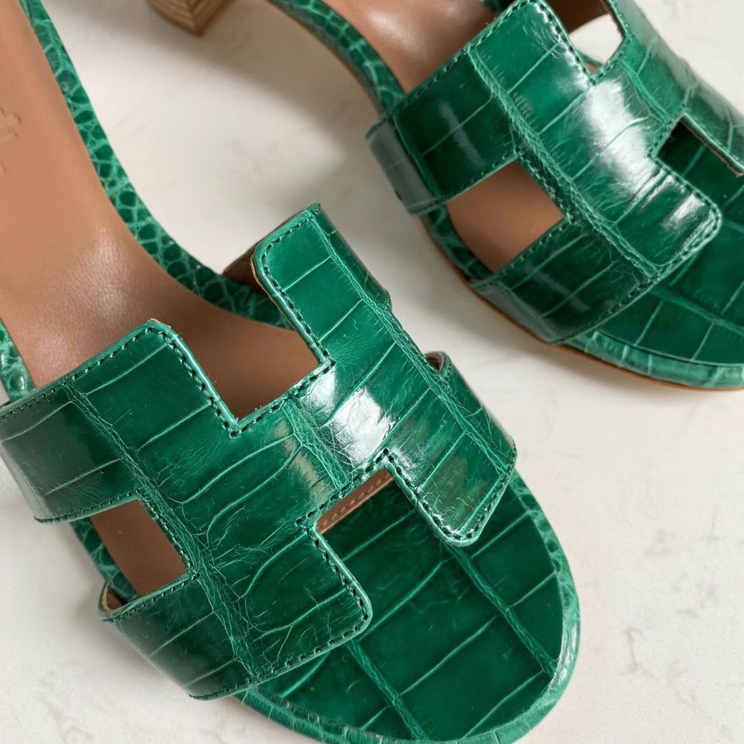 Hermes Oasis Sandals In Green Shiny Niloticus Crocodile - Image 3