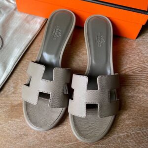 Hermes Oasis Sandals in Gris Asphalt Epsom Leather