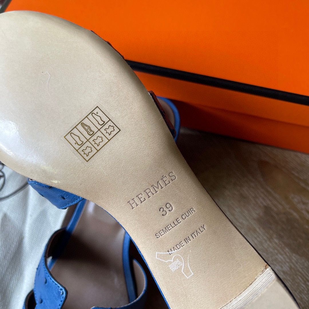 Hermes Oasis Sandals in Blue Hydra Ostrich Leather - Image 6