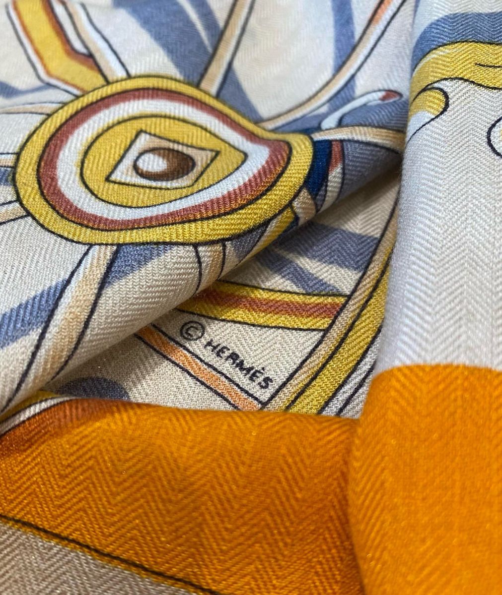 Hermes Beige/Orange Voitures en Equilibre Shawl 140 - Image 6