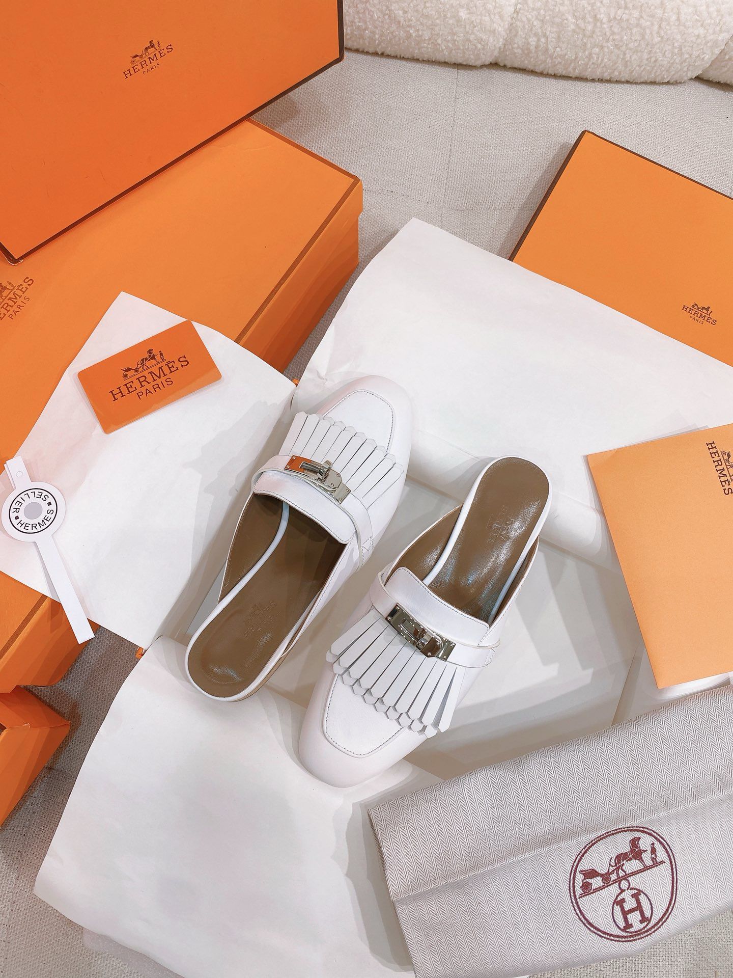 Hermes Women's Oz Mules with Fringed in White Leather - Image 9